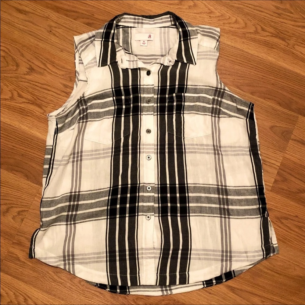 Sleeveless Shirt